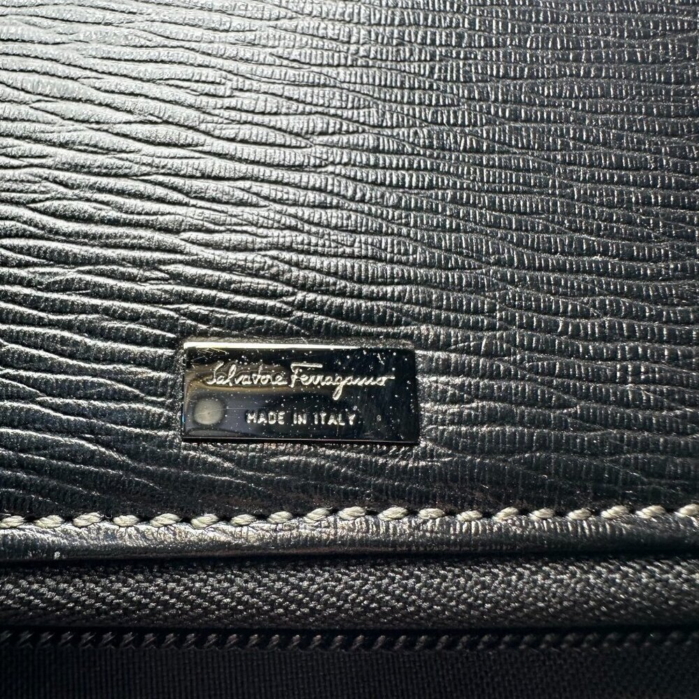 Salvatore Ferragamo Black Pebbled Leather Zippered Organizer - Like New - Picture 2 of 8